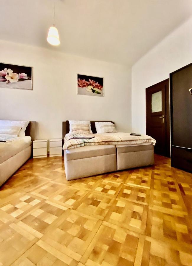Spacious Cozy Apartments In Centre Prague Ngoại thất bức ảnh