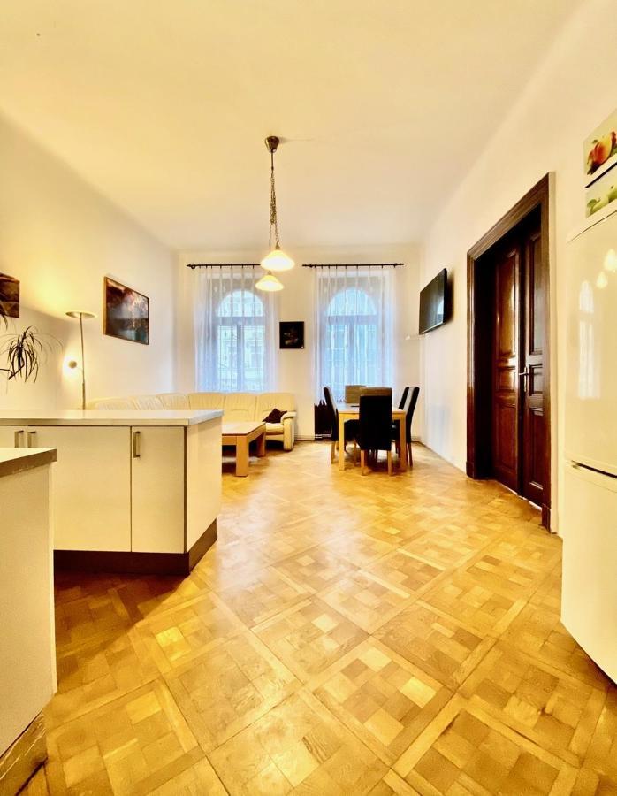 Spacious Cozy Apartments In Centre Prague Ngoại thất bức ảnh