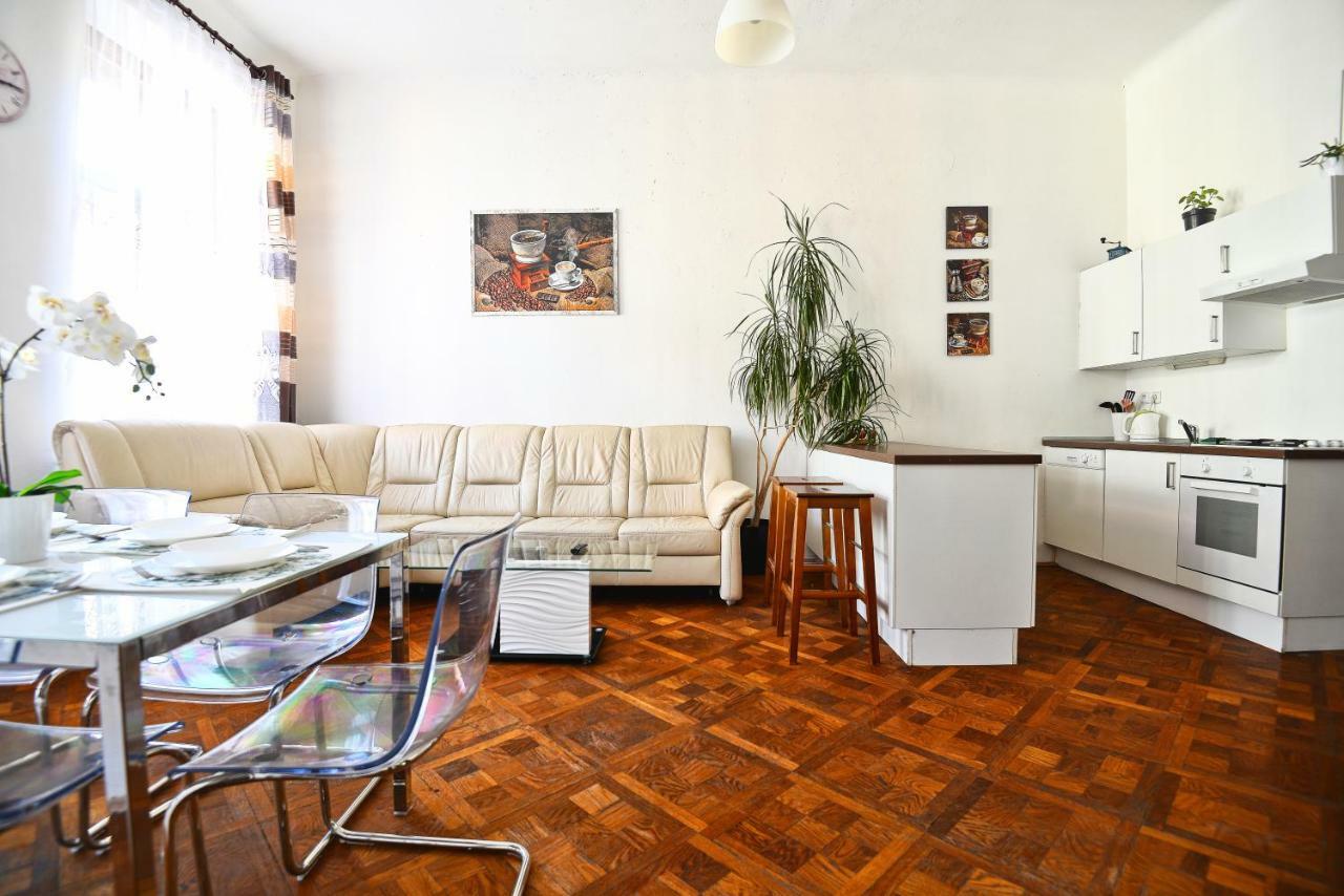 Spacious Cozy Apartments In Centre Prague Ngoại thất bức ảnh